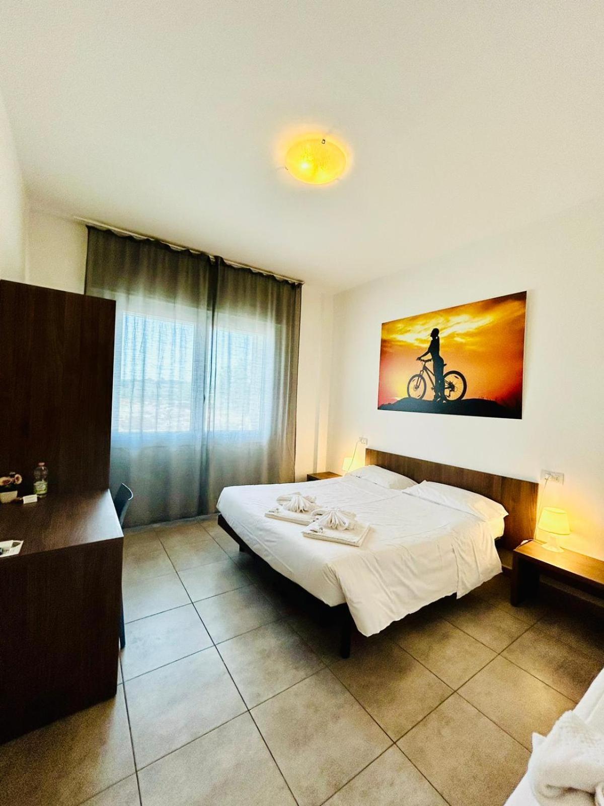 Hotel Bed & Bike Чезена Екстер'єр фото