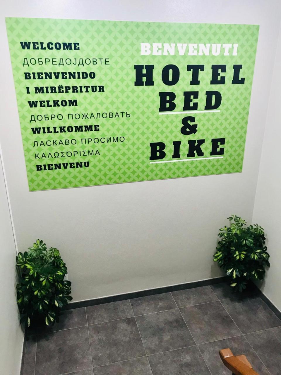 Hotel Bed & Bike Чезена Екстер'єр фото